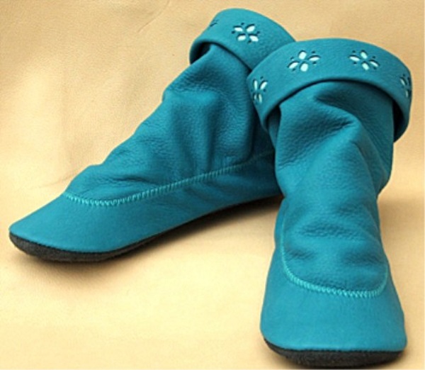 (image for) Women’s Flower Petal Deerskin Moccasin Teepee Boots